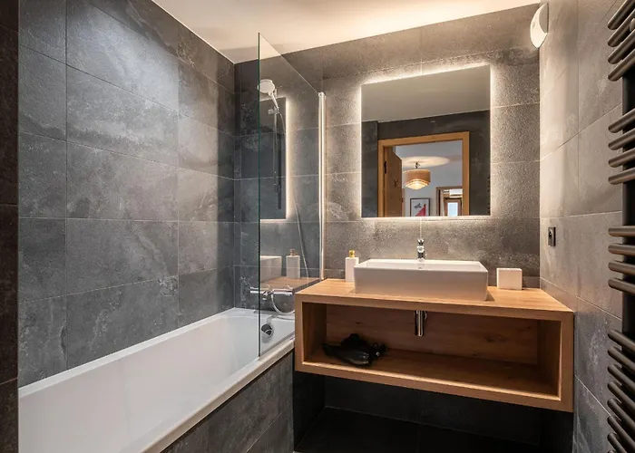 Erin Champagny-en-vanoise - By Emerald