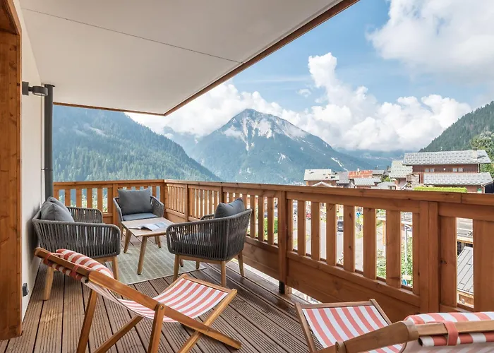 Erin Champagny-en-vanoise - By Emerald La Plagne