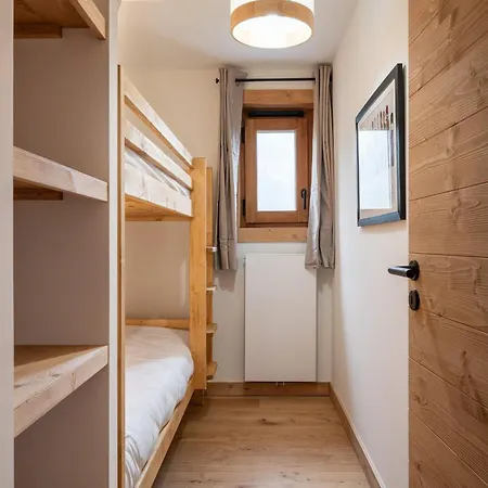 Erin Champagny-en-vanoise - By Emerald La Plagne