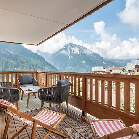 Erin Champagny-en-vanoise - By Emerald La Plagne